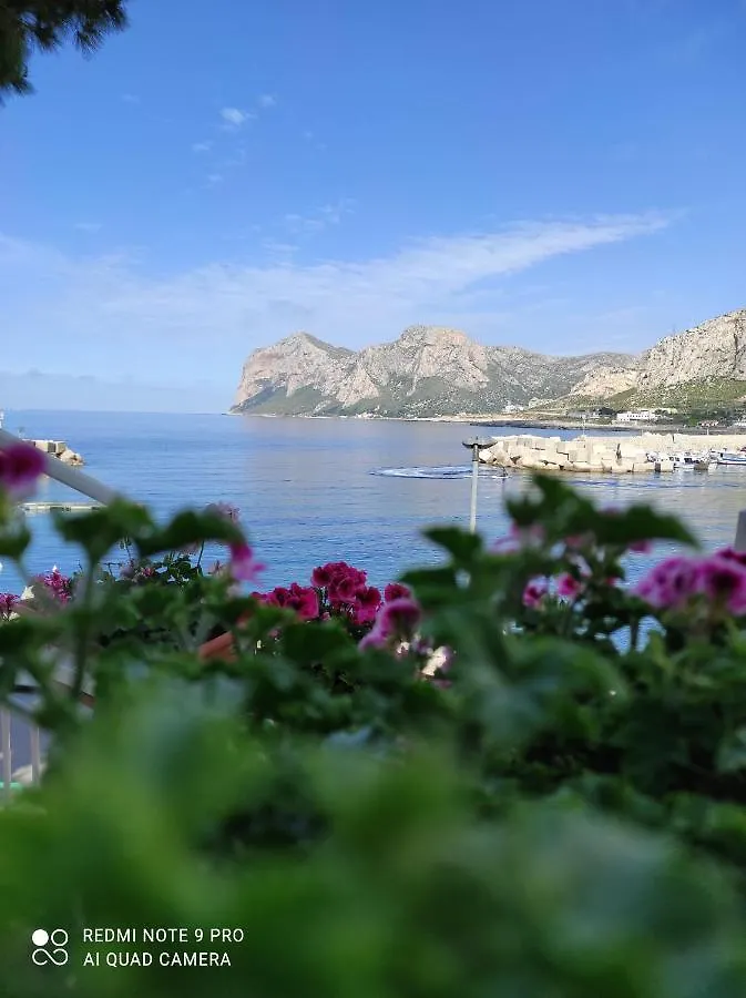 La Casa Di Giulio - Holiday Home Isola delle Femmine Italy