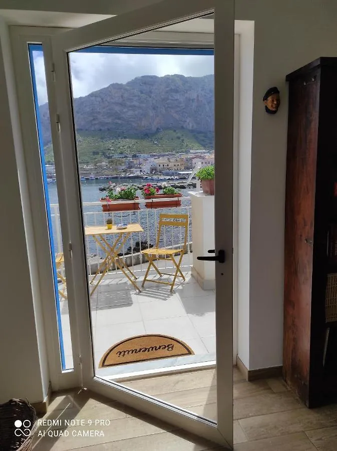 La Casa Di Giulio - Holiday Home Isola delle Femmine 0*,  Italy